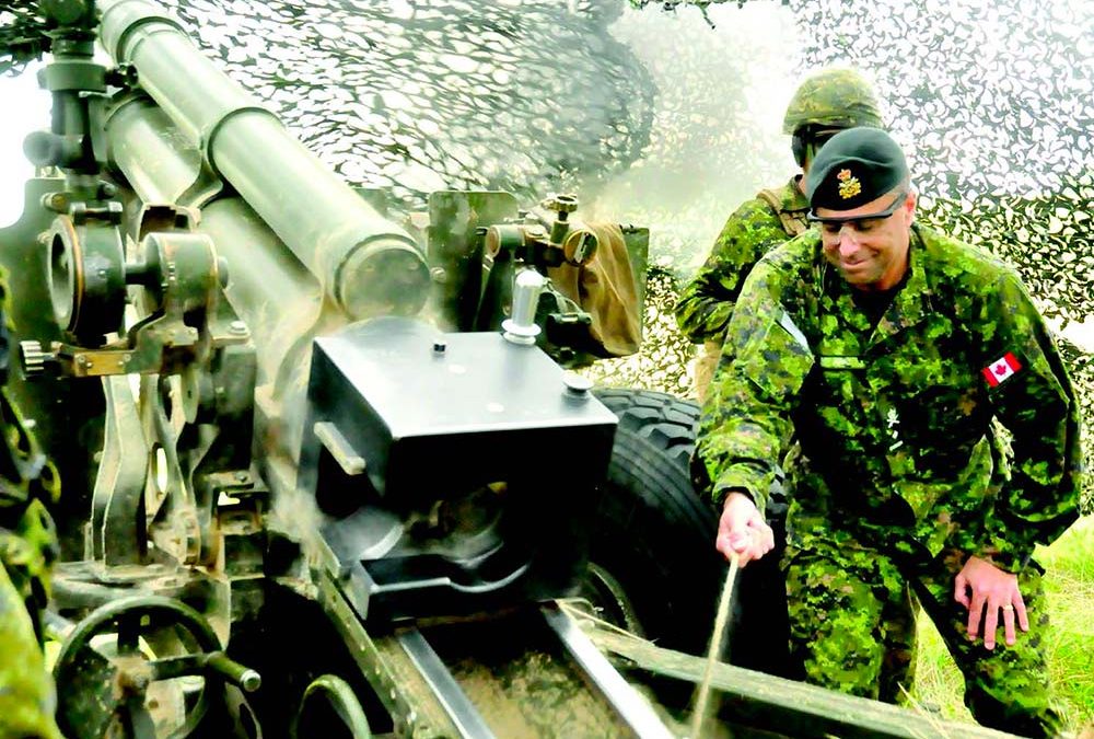 Visit from 3 Div: BGen David Awalt observes Reservists training in RTA