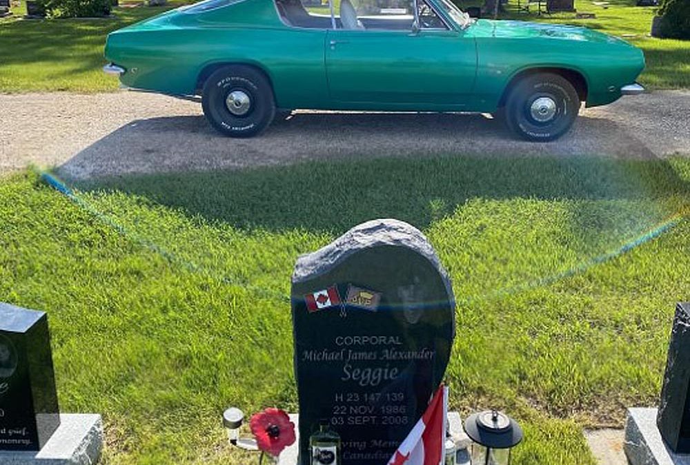 Hommage au Cpl Mike Seggie du 2PPCLI avec un mémorial roulant
