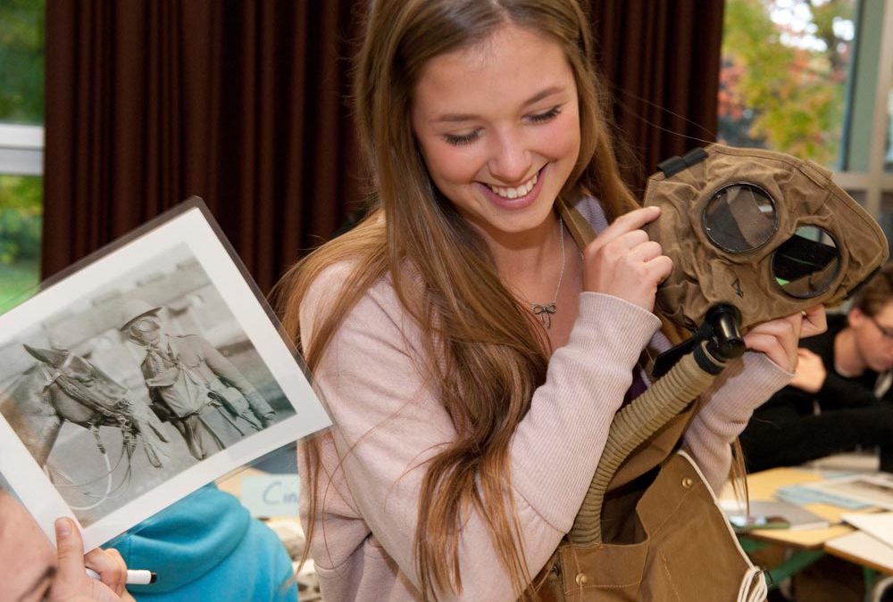 Students can ‘touch’ First World War experience thanks to Great War Discovery Box program