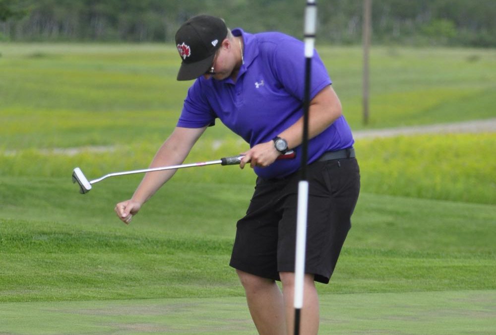 YEAR IN REVIEW: Familiarity of golf course provides Maj Cam Lowdon with another Canada West regional golf title
