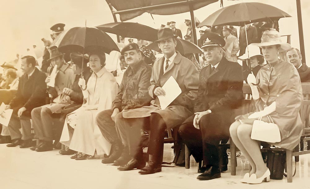 Gunter-Queen-1 BComd Col Douglas Gunter with Queen Elizabeth II and Prince Philip during their visit to Manitoba in 1970.
