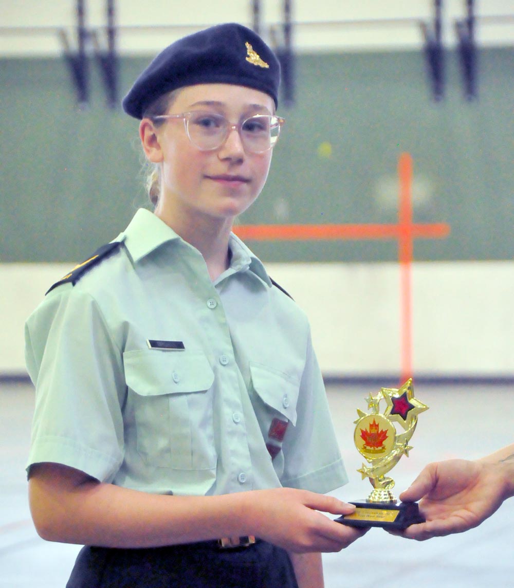AC-trophy Maj Melissa Marshall - Garrison Edmonton Warriors - 2022 Women's Slo-Pitch nationals