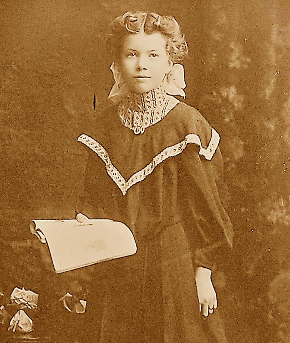 Cousin-Edna